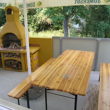 קרק Apartment Miroslav מראה חיצוני תמונה